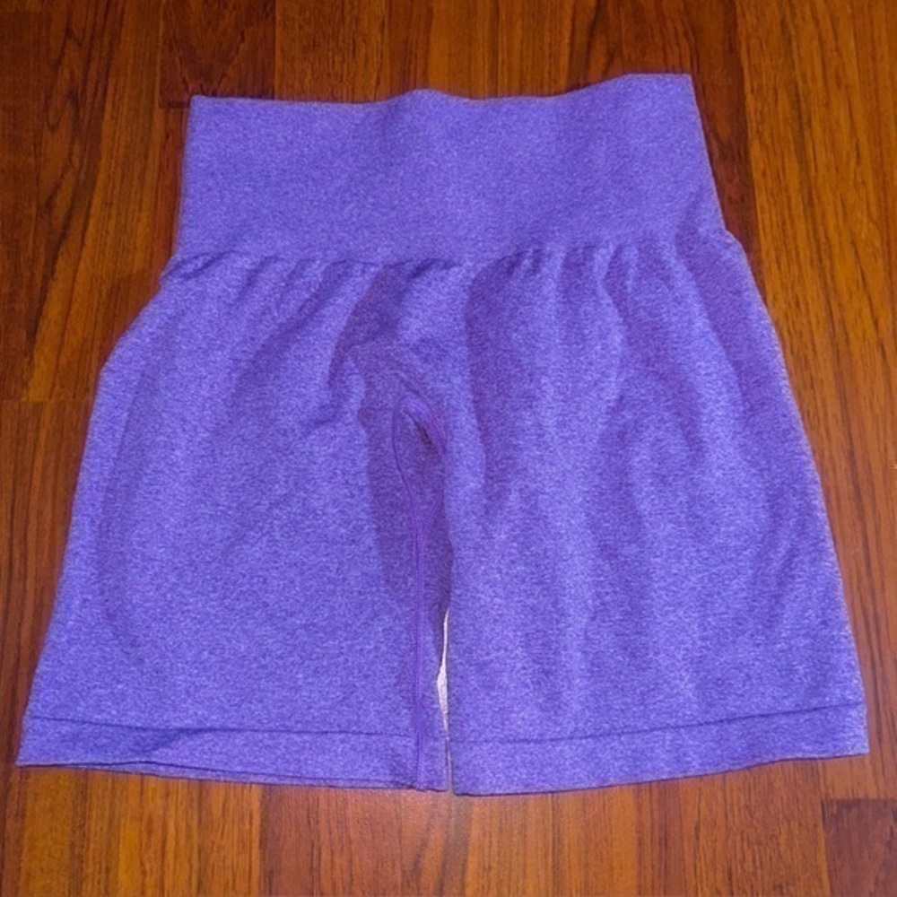 NVGTN Women’s Purple Seamless Pro Gym Shorts Size Small